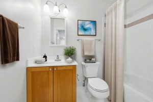 23-web-or-mls-Rollins Ave-2805-008 virtually staged